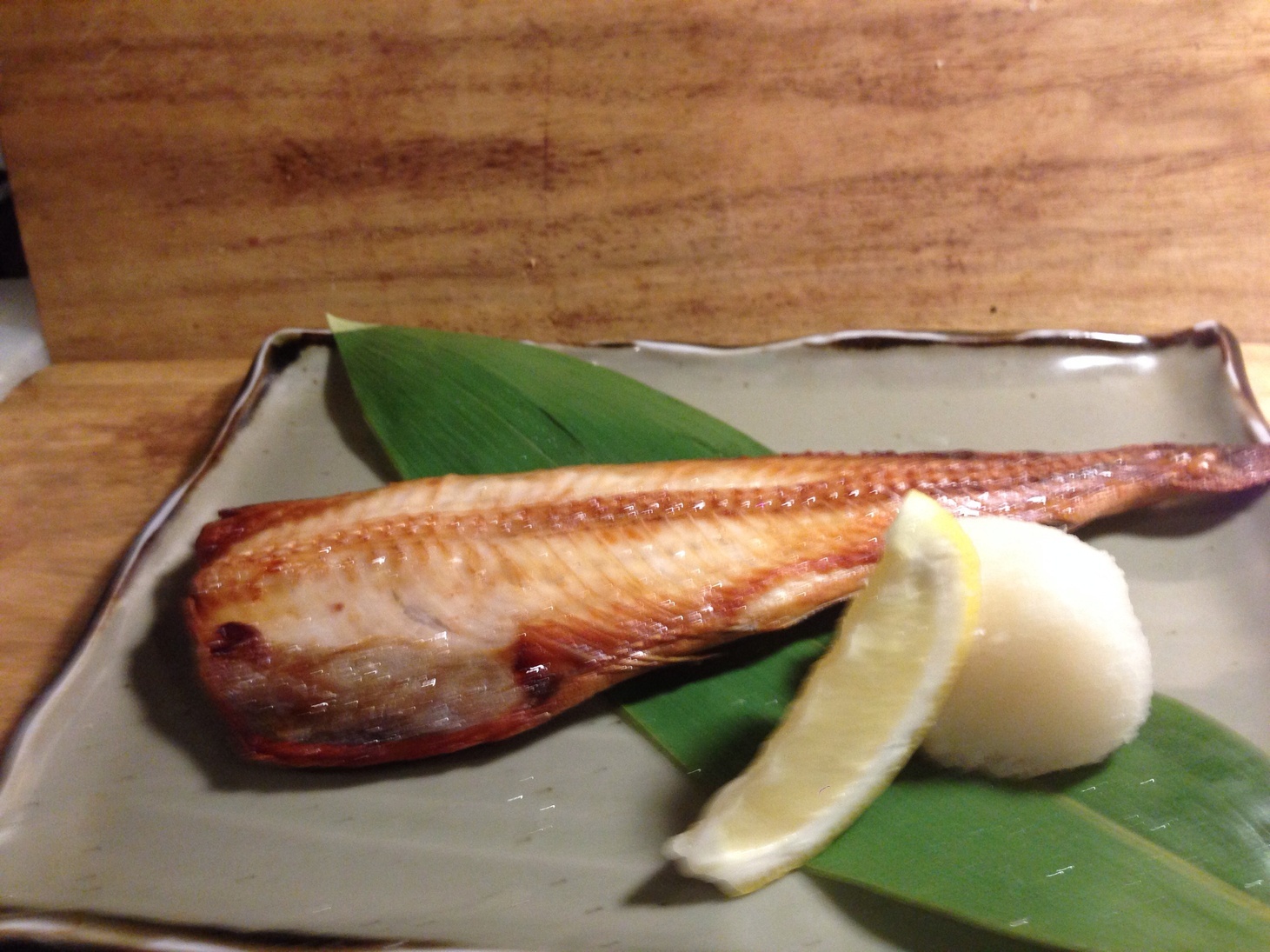 勿論焼きたての焼き魚。酒の肴に。